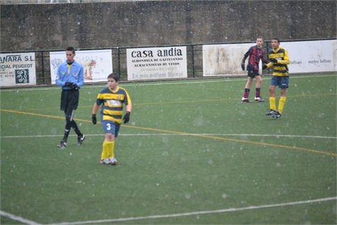 Etxebarri24-2-2013nevando